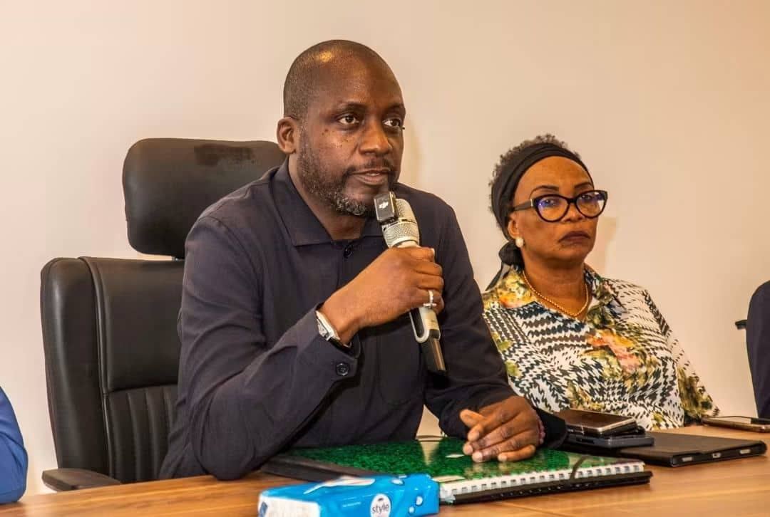 Le Maire du Plateau, Jacques Ehouo a promis de documenter une plainte sur la démolition du front lagunaire par le District Autonome d’Abidjan.
