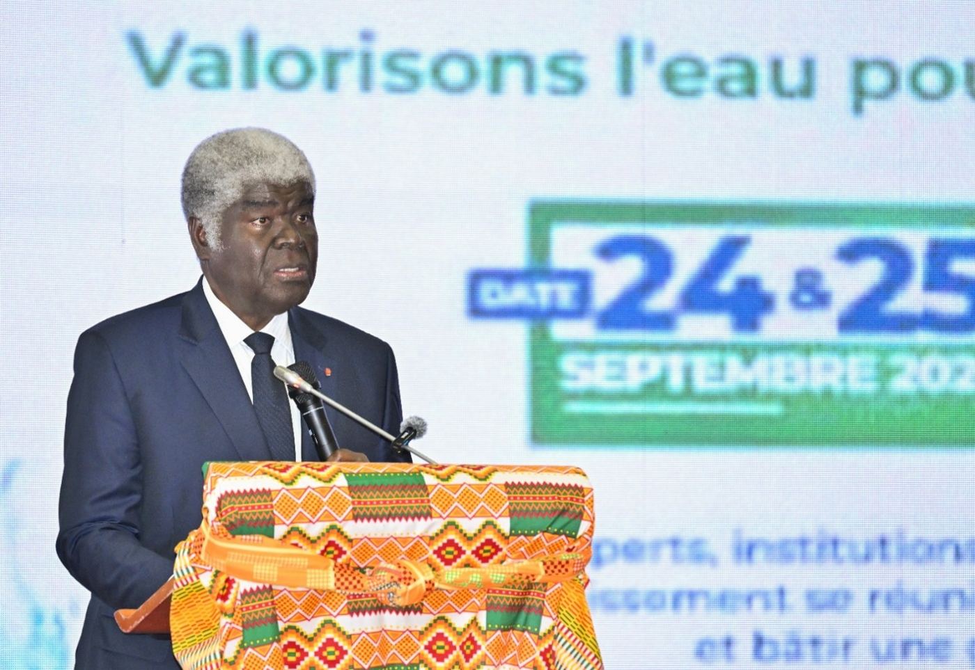 Le Premier ministre Robert Beugré Mambé prononçant son allocution d’ouverture du Forum régional de l’eau de l’Afrique de l’Ouest (FREAO), jeudi 24 septembre 2026 à Abidjan.